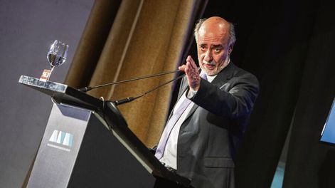 El ministro de Trabajo, Pablo Mieres, al disertar en un almuerzo de ADM. Foto: Mauricio Zina / adhocFOTOS