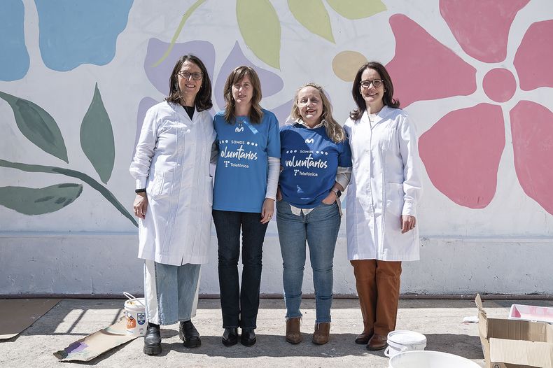 Directora de la Escuela 93 Fanny Rojas, directora de Asuntos Públicos de TelefónicaLeticia Lago, gerenta de Fundación Telefónica Movistar María Noel Orellano ydirectora de la Escuela 137 Adriana Álvarez