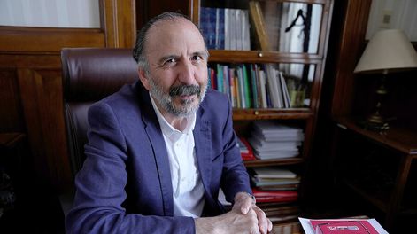 Senador José Nunes durante la entrevista con Búsqueda. Fotos: Javier Calvelo / adhocFOTOS