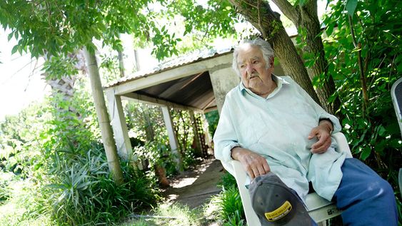 José Mujica en su chacra, durante la entrevista con Búsqueda. Fotos: Javier Calvelo / adhocFOTOS José Mujica en su chacra, durante la entrevista con Búsqueda. Fotos: Javier Calvelo / adhocFOTOS