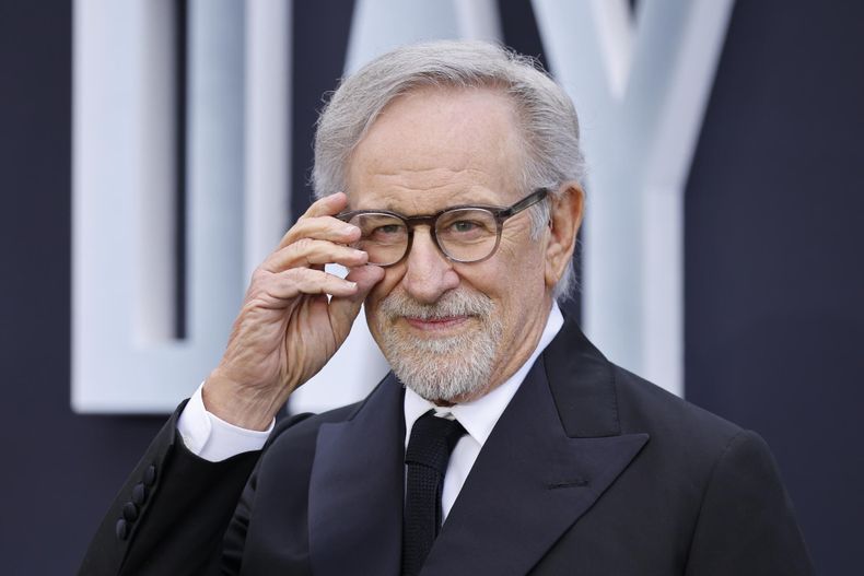 El director y productor estadounidense Steven Spielberg asiste al estreno en el Reino Unido de El día de la revelación en Londres, Gran Bretaña, el 4 de junio de 2026.