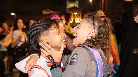 Búsqueda | Marcha de la Diversidad de 2021. Foto: Santiago Mazzarovich / adhocFOTOS