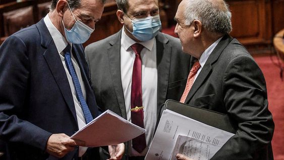 Guido Manini Ríos, Raúl Lozano y Guillermo Domenech. Foto: Javier Calvelo / adhocFOTOS Guido Manini Ríos, Raúl Lozano y Guillermo Domenech. Foto: Javier Calvelo / adhocFOTOS