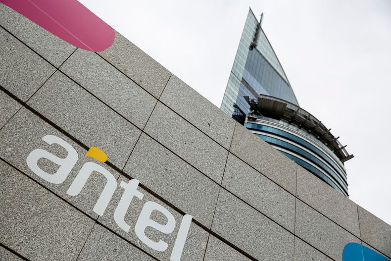  Complejo de la Torre de las Telecomunicaciones de Antel.