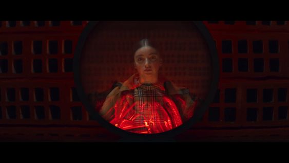 Fotograma de Un futuro brillante con su protagonista Martina Passeggi.