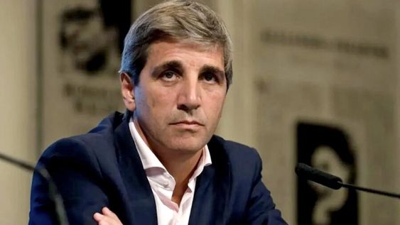 El ministro de Economía argentino, Luis Caputo, al anunciar sus primeras medidas El ministro de Economía argentino, Luis Caputo, al anunciar sus primeras medidas