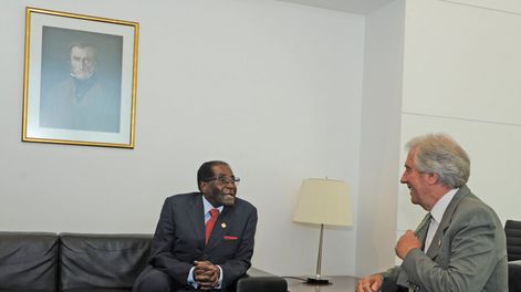 imagen de Tres preguntas a Tedros sobre Mugabe como embajador de la OMS