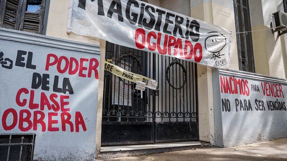 Institutos Normales de Montevideo, ocupado por el Centro de Estudiantes de Magisterio