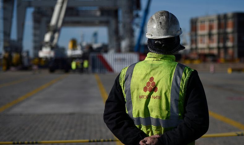 Operativa en la Terminal Cuenca del Plata en el Puerto de Montevideo. Foto: Daniel Rodriguez / adhocFOTOS